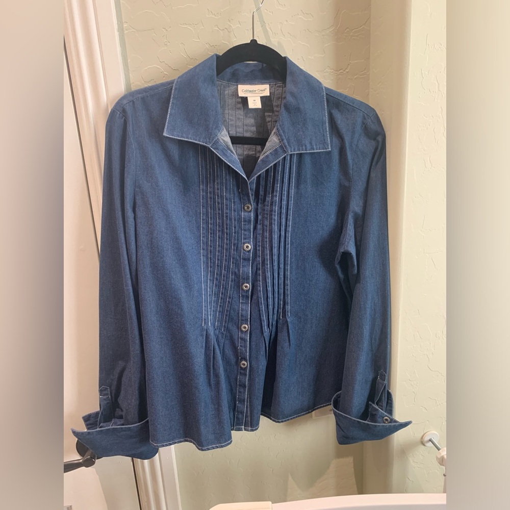 Coldwater Creek long sleeve denim shirt in Size M